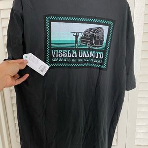 Vissla Pocket Tee in Vintage Wash (charcoal color)